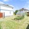 Beautiful 3 bedroom home, 10 minutes walk to Beach.
