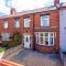 Pristine 3-bed home in Crewe by 53 Degrees Property, ideal for Business & Contractors, Great Parking - Sleeps 5 - Church Coppenhall