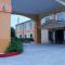 Americas Best Value Inn and Suites Bush International Airport - Гамбл