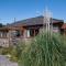 Brofallen- Spacious pet friendly bungalow with amazing coastal views