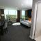 Springfield Lakes Boutique Hotel