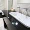 Springfield Lakes Boutique Hotel