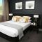 Springfield Lakes Boutique Hotel
