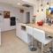 Amazing Home In Nîmes - 尼姆