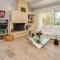 Amazing Home In Nîmes - 尼姆