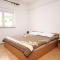 Apartment Metajna 527f