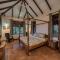 SaffronStays Niramay, Torna-Rajgad - rustic pool villa with a gazebo and great forest views - Mārg Āsni