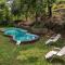 SaffronStays Niramay, Torna-Rajgad - rustic pool villa with a gazebo and great forest views - Mārg Āsni