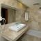 Julian Club Hotel