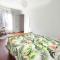 Number 22 - Le Dorat - Apartment One with garden & free parking