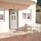 Apartments by the sea Bilo, Primosten - 4806