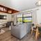 Splendour on Spencer - Lake Tarawera Holiday Home
