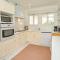 5 Bedroom Stunning Home In Valras-Plage