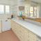 5 Bedroom Stunning Home In Valras-Plage