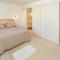 5 Bedroom Stunning Home In Valras-Plage