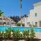 Blue Pearl holiday apartments with pool in kato paphos