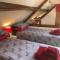 Soldiers Cottage, with HOT TUB, dog friendly, great views - Hereford