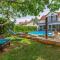 Amazing Home In Liznjan With Kitchen - Ližnjan
