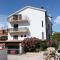Apartments with a parking space Zadar - Diklo, Zadar - 6453 - 迪可罗