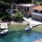 Apartments by the sea Basina, Hvar - 11923 - Vrbanj