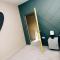 XxHot TubxX 4Bed semi, sleeps 8, 2 bathrooms