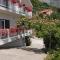 Apartments by the sea Brist, Makarska - 6813 - Brist