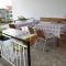 Apartments with a parking space Makarska - 6784