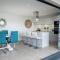 4br-8guests-balcony-beachview-pool-pets