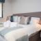 4br-8guests-balcony-beachview-pool-pets