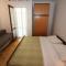 Apartments with parking space Pisak, Omis - 5154