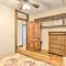 Custer Apt in Heart of Town Shop, Dine, Hike