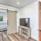 Walk to Dining, Breweries and Shops! Dtwn Custer Apt