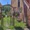 Walk to Dining, Breweries and Shops! Dtwn Custer Apt