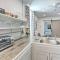 Walk to Dining, Breweries and Shops! Dtwn Custer Apt
