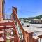 Walk to Dining, Breweries and Shops! Dtwn Custer Apt