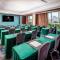 Blossom Hotel Houston, Curio Collection by Hilton