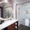Blossom Hotel Houston, Curio Collection by Hilton