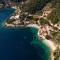 Isolated apartments with a swimming pool Cove Tvrdni Dolac, Hvar - 6112 - Gdinj