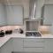 Garland Modern 4 Bedroom Central Apartment London - Finchley
