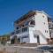 Apartments and rooms by the sea Zavala, Hvar - 8784 - 萨瓦拉