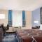 Super 8 by Wyndham Lenexa Overland Park Area/Mall Area