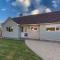Pass the Keys Stunning 3 Bedroom Home with Free Parking