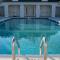 Canoe Place Inn & Cottages