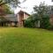 Huge 6 Bedroom with Pool, Spa, 85 Inch TV, Game Room - Houston