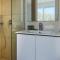 Phaedrus Living - Seaside Deluxe Flat Harbour 112