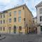 Dream Stay - Historical 3-Bedroom Apartment with Sauna & Fireplace