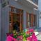 Lynda Hotel