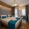 Lynda Hotel