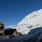 Studio rénové avec balcon, au pied des pistes, proche commerces et écoles de ski - FR-1-502-435