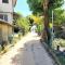 2 bedroom apartmen in the heart of west end!
